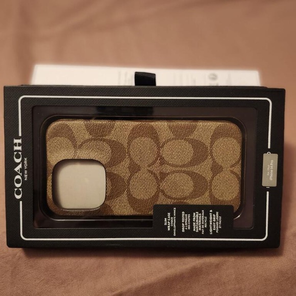 COACH phone case for iphone 14 pro - Picture 4 of 9